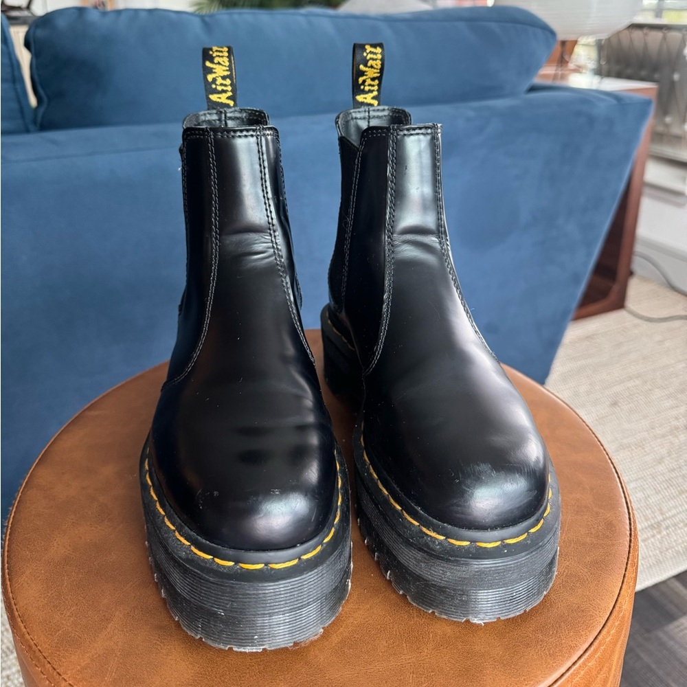 SALE*Dr. Martens Black Leather Platform Chelsea Boots size 6 US (Women) 5 US (M) - Picture 3 of 7